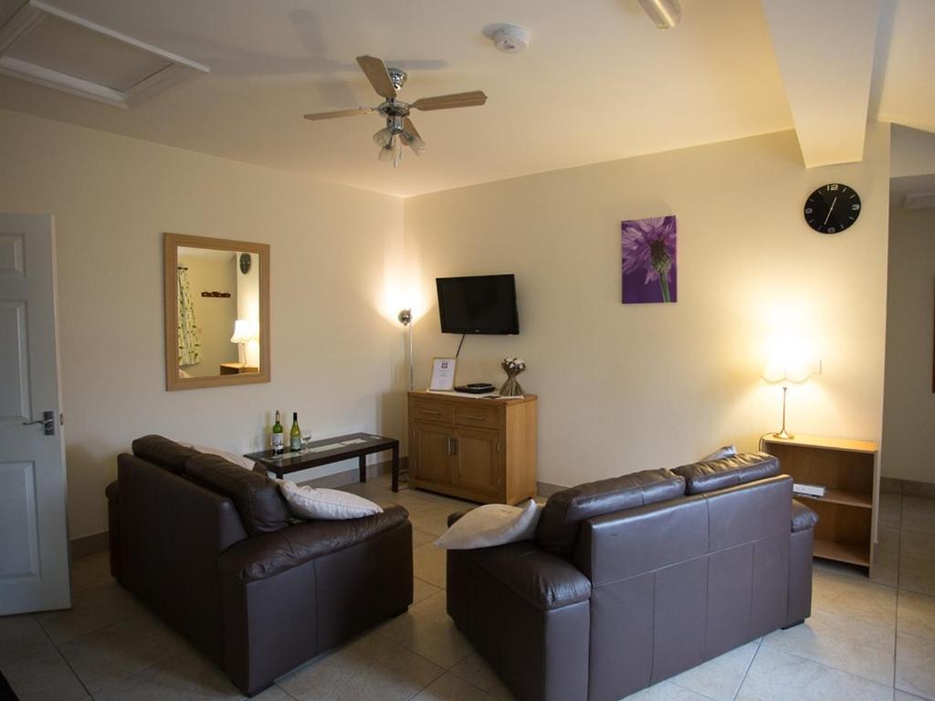 Treetops Cottages & Spa Grimsby Exterior foto