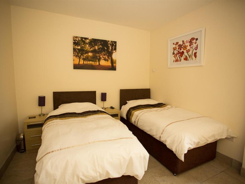 Treetops Cottages & Spa Grimsby Exterior foto